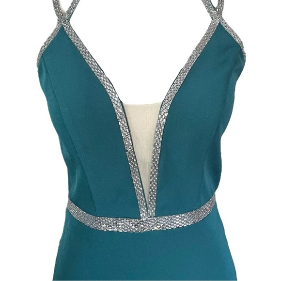 NWT Glow Emerald Green and Silver Bead Illusion Mermaid Gown sz 6 - Picture 3 of 16